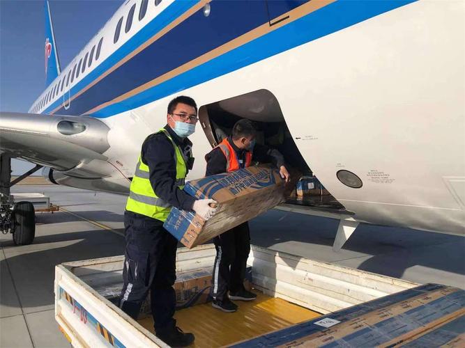 经过德邦物流专业化包装,通过航空运输,经富蕴发往乌鲁木齐中转至北京